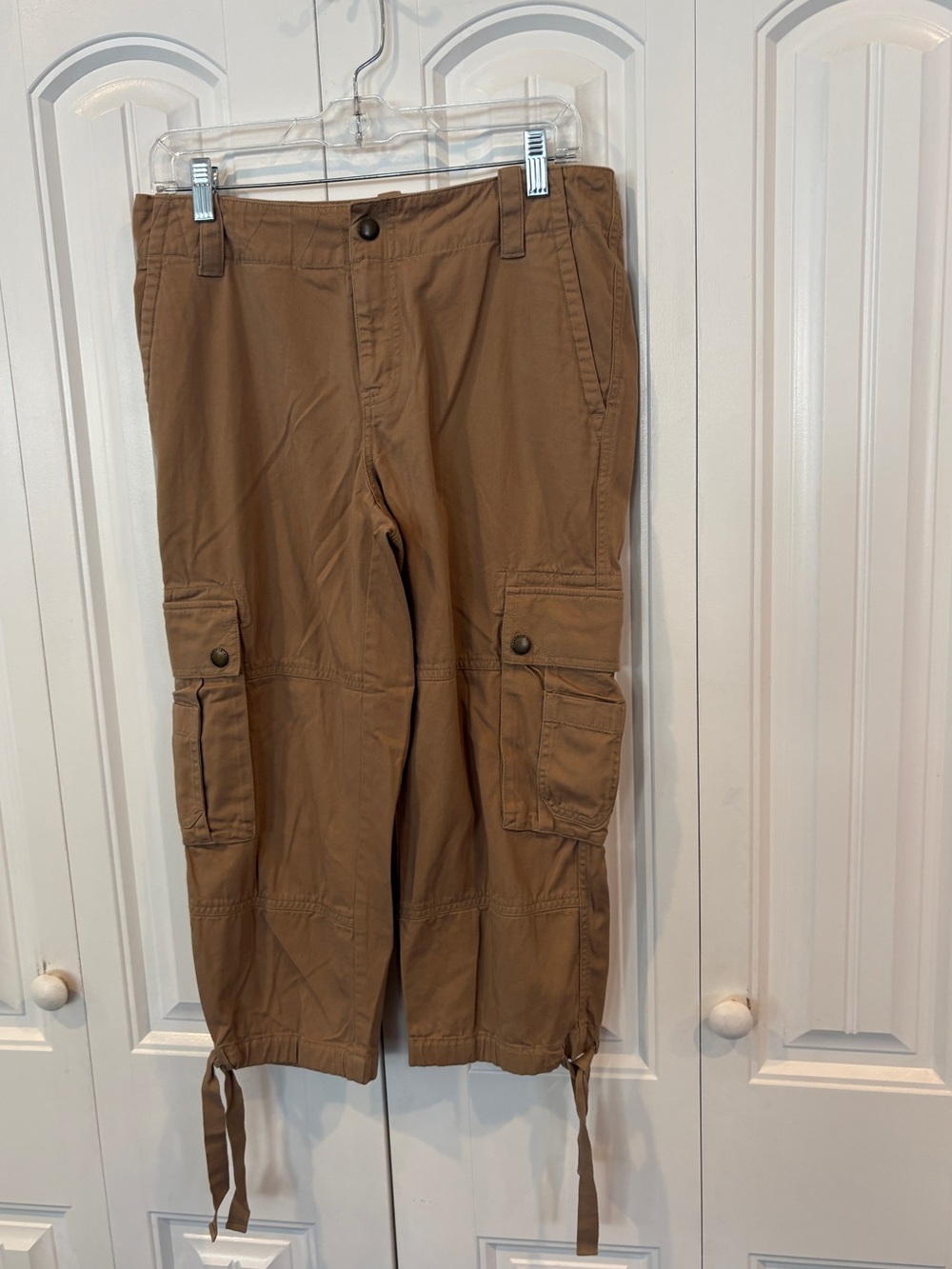 Lauren Ralph Lauren khaki cargo crops size 6